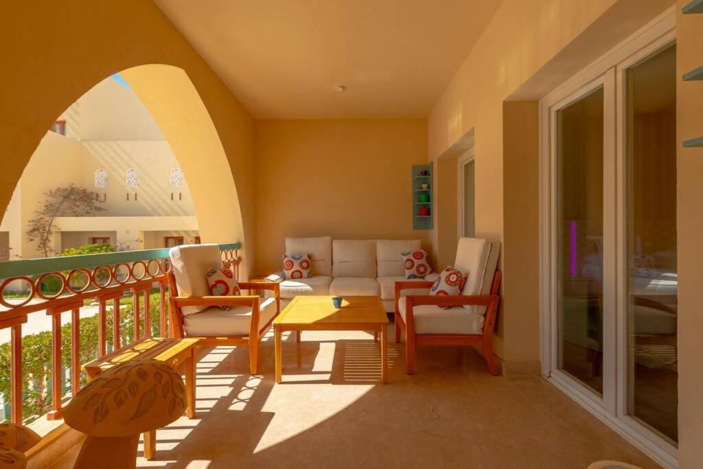 דירה Marina Mosaique 1 Bedroom With Pool View